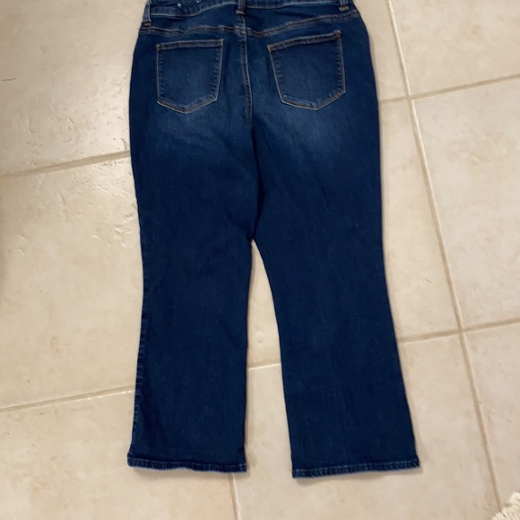 Capris - Picture 2 of 4